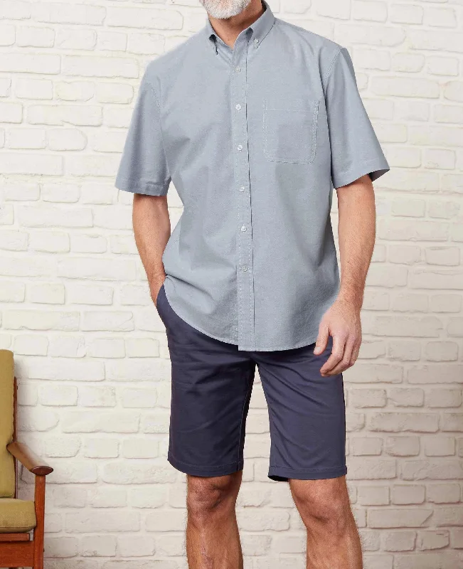 Men's Minimalist Shirts for a Clean LookLight Denim Blue Classic Fit Short Sleeve Oxford Shirt Men's Minimalist Shirts for a Clean LookLight Denim Blue Classic Fit Short Sleeve Oxford Shirt