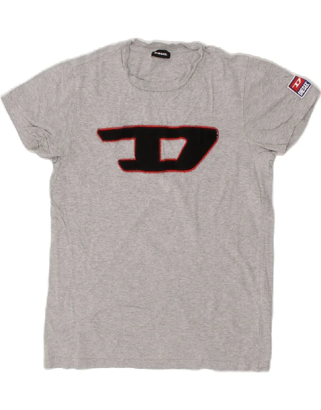 Men's Shirts with Scoop NecksDIESEL Boys Graphic T-Shirt Top 13-14 Years Grey Cotton Men's Shirts with Scoop NecksDIESEL Boys Graphic T-Shirt Top 13-14 Years Grey Cotton
