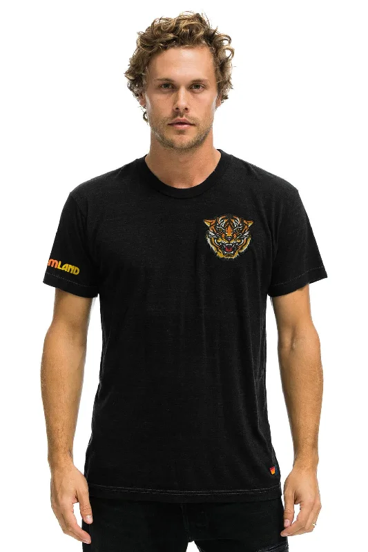 Men's Shirts with Checkered PatternsDREAMLAND TIGER SMALL PRINT CREW TEE - BLACK